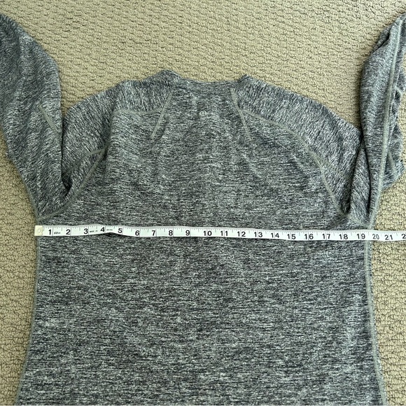 Lululemon Surge Long Sleeve Henley
Space Dye Camo Black Dark Slate
Size Small - Picture 9 of 9